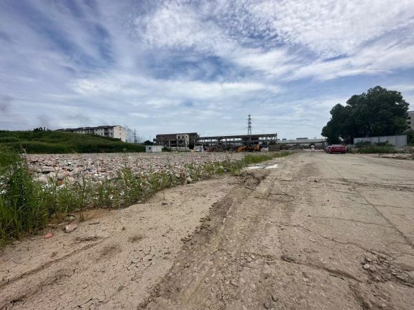 房东直租汉阳黄金口5000平空地 交通便利 优价出租